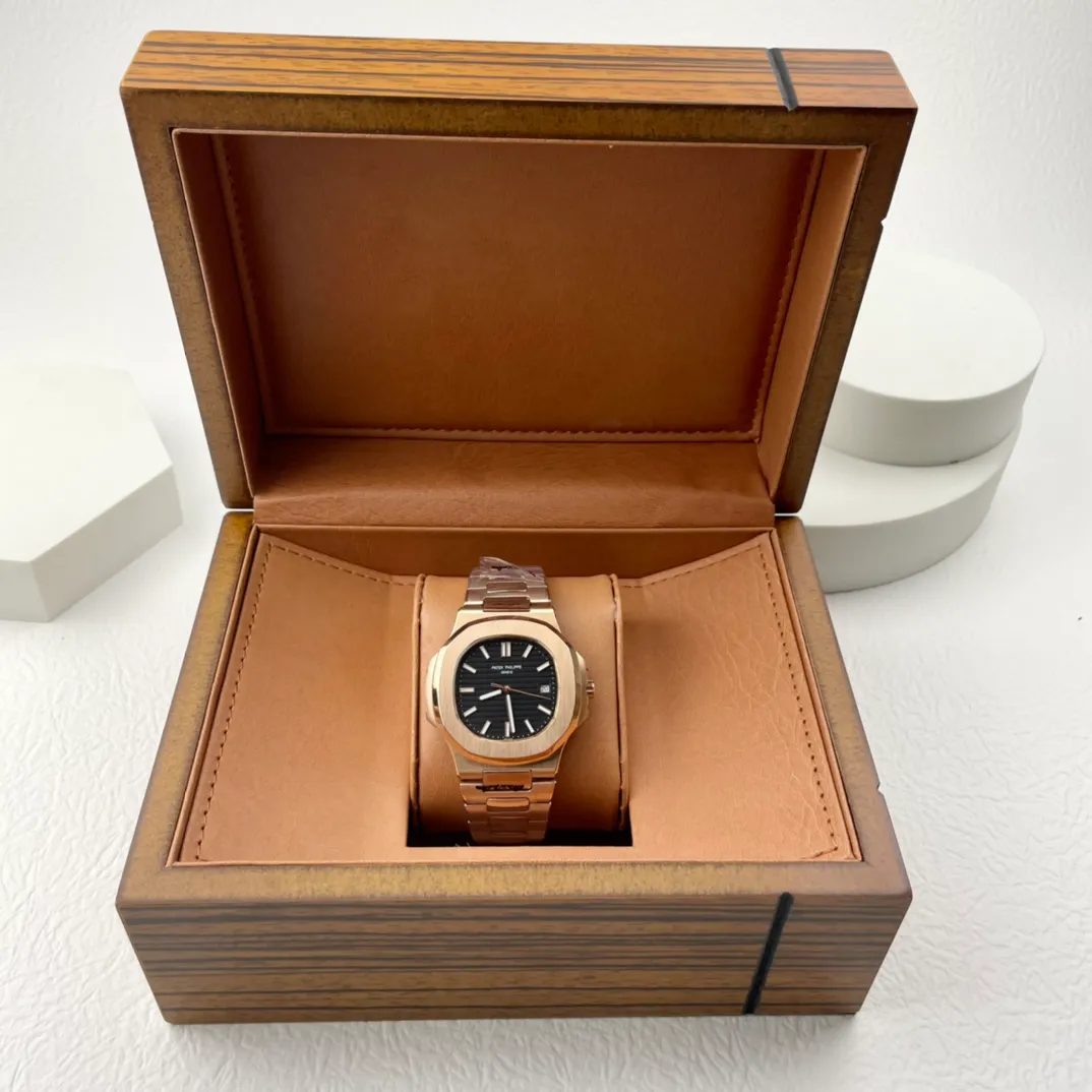 【High-end replica】💰1240! Patek Philippe Nautilus Series ♠Material: 316 stainless steel ♠Lens: sapphire glass ♠Movement: top fully automatic imported Citizen 8215 machinery ♠Size: 42mm diameter 2021 "Men's Preferred Model" Exquisite text three-dimensional sense - Nautilus [Exclusive real photo] Top-level creation, exquisite quality, excellent temperament Type: boutique men's watch (top-level) exquisite quality! !